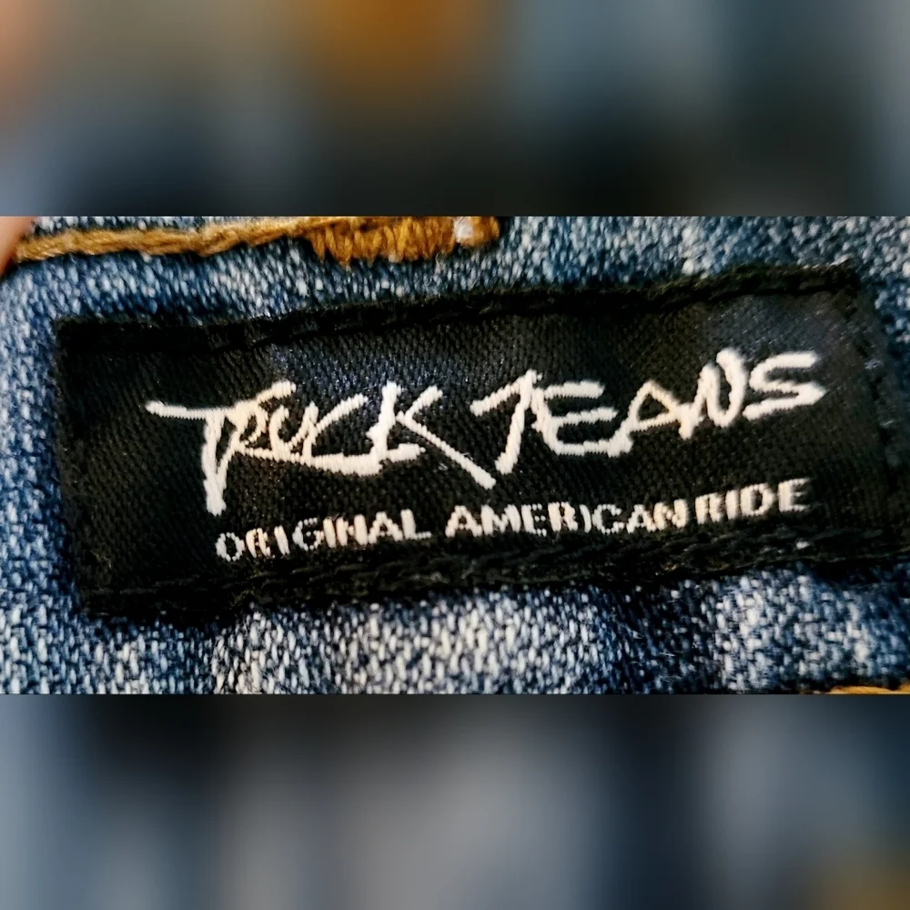 Truck Jeans Distressed Capris 100% Cotton Made In USA Woman's Size 7 - Picture 12 of 12